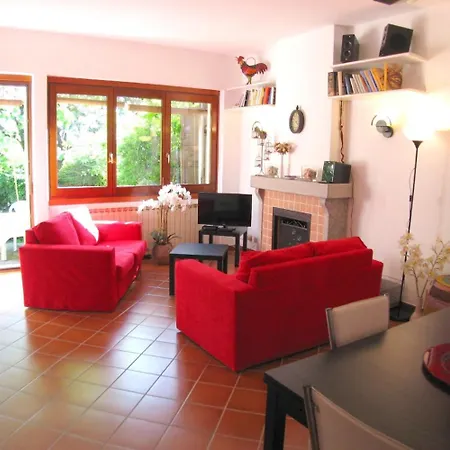 Holiday home Villino Alborella *